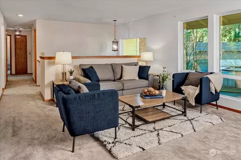 Living - 18510 129th Ln NE, Bothell, WA 98011 photo 3 of 5