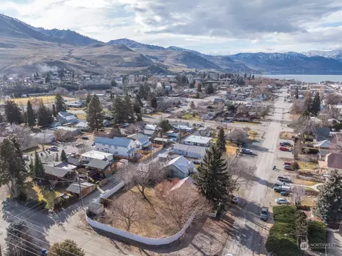 1 E Wapato Ave, Chelan, WA 98816 photo 3