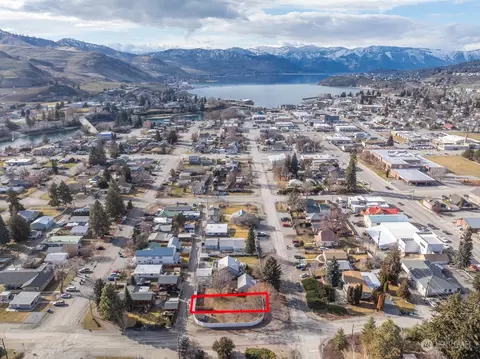 1 E Wapato Ave, Chelan, WA 98816