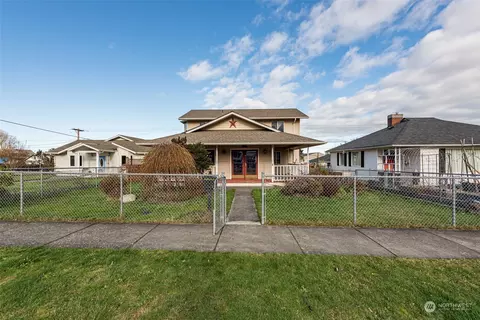 235 W 9th St, Port Angeles, WA 98362