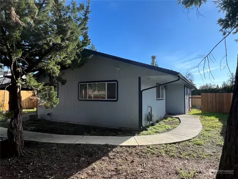 3611 S 190th St, Seatac, WA 98188