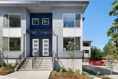 14718 Meridian Ave N #E, Shoreline, WA 98133