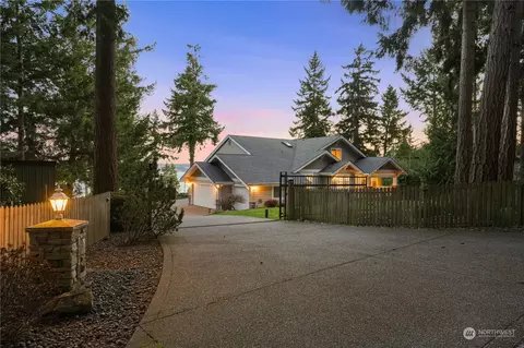 1340 Pilchuck Hts, Fox Island, WA 98333