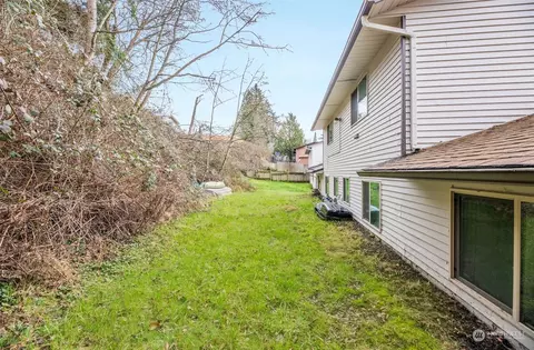 Exterior - 6009 W Beech St, Everett, WA 98203 photo 9 of 11