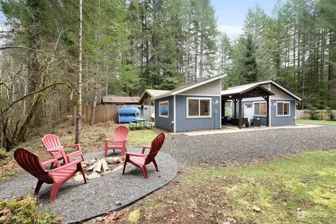 81 N Kokanee Cove Way, Hoodsport, WA 98548