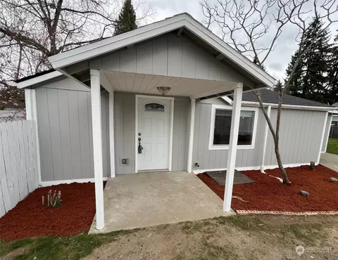 2502 Trenton Ave NE, Bremerton, WA 98310