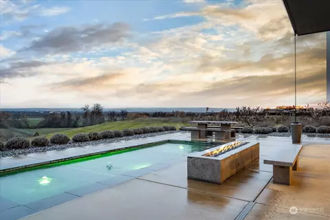 Exterior - 2350 Ridgeview Rd, Walla Walla, WA 99362 photo 4 of 8