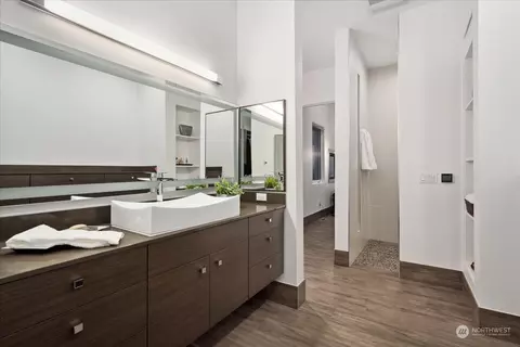 Bath - 2350 Ridgeview Rd, Walla Walla, WA 99362 photo 1 of 5