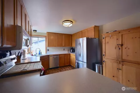 Kitchen - 20316 11th Avenue Ct E, Spanaway, WA 98387 photo 3 of 4