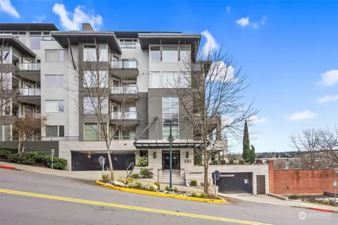 220 1st St #104, Kirkland, WA 98033