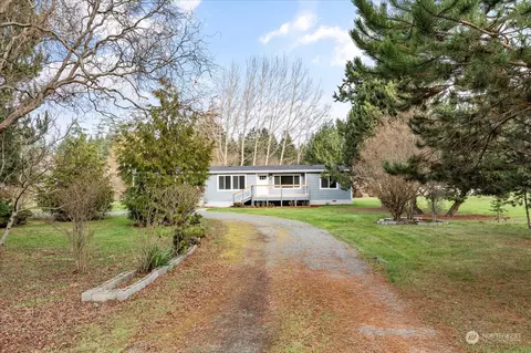 1151 Sidney St, Oak Harbor, WA 98277