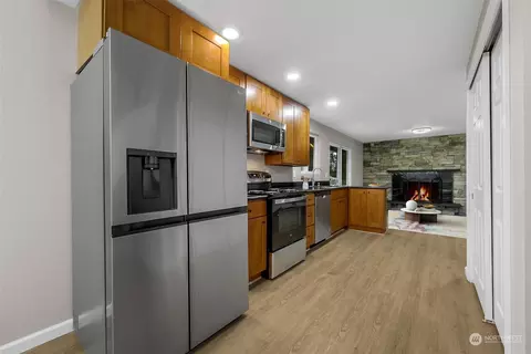Kitchen - 16706 17th Ave E, Spanaway, WA 98387 photo 1 of 3