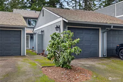 1500 Lake Park Dr #33, Tumwater, WA 98512