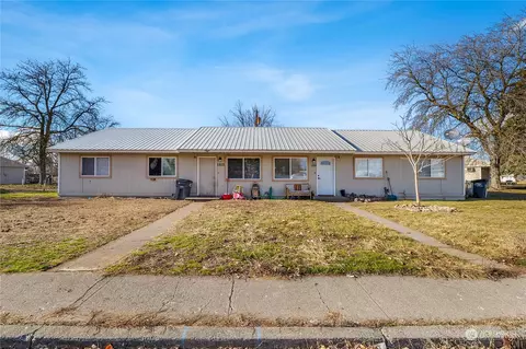 1201 1203 Vandenberg Ave, Moses Lake, WA 98837