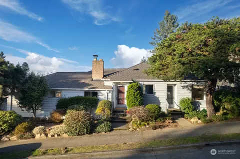 3786 SW Grayson St, Seattle, WA 98126