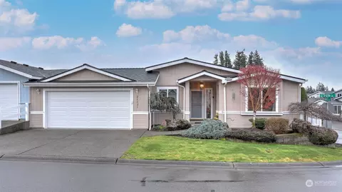 21821 SE 272nd Pl #121, Maple Valley, WA 98038