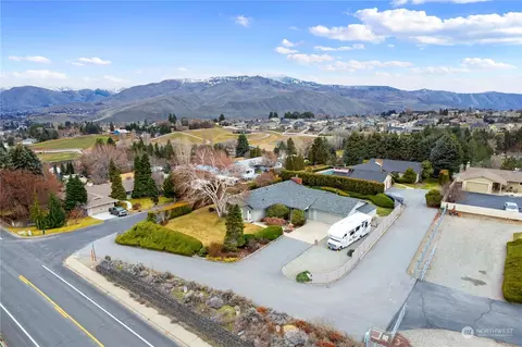141 View Ridge Cir, Wenatchee, WA 98801