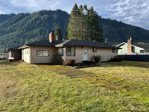 194 Collar Ave, Morton, WA 98356