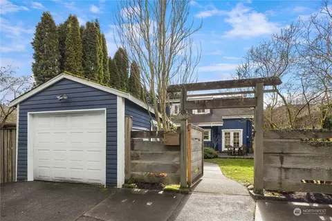 Exterior - 3108 E Cherry St, Seattle, WA 98122 photo 8 of 8