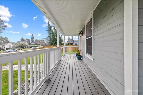 Exterior - 2202 Oakes Ave, Everett, WA 98201 photo 4 of 8