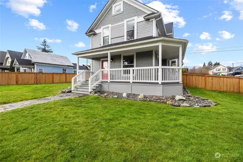 Exterior - 2202 Oakes Ave, Everett, WA 98201 photo 7 of 8