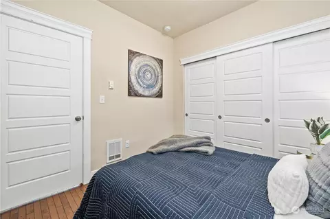 Bedroom - 2202 Oakes Ave, Everett, WA 98201 photo 3 of 14