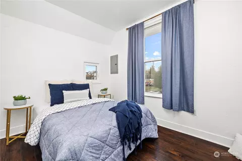 Bedroom - 2202 Oakes Ave, Everett, WA 98201 photo 7 of 14