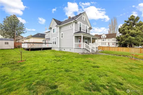 Exterior - 2202 Oakes Ave, Everett, WA 98201 photo 6 of 8