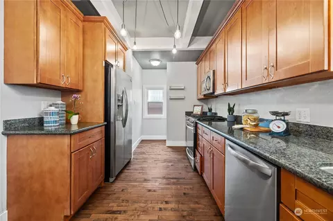 Kitchen - 2202 Oakes Ave, Everett, WA 98201 photo 2 of 2