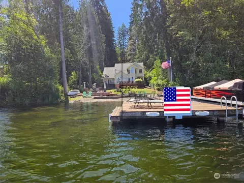 2031 E Mason Lake Dr E, Grapeview, WA 98546