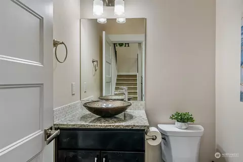 Bath - 4129 172nd Pl SE, Bothell, WA 98012 photo 1 of 5