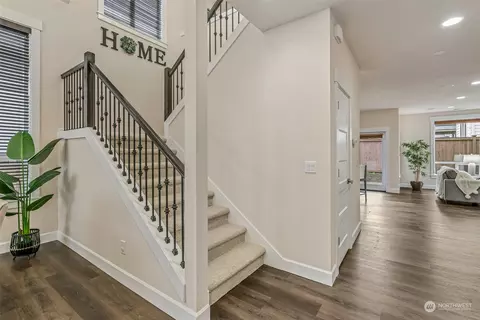 Entry Way - 4129 172nd Pl SE, Bothell, WA 98012 photo 2 of 2