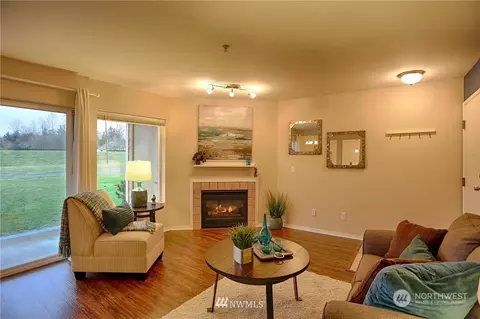 710 240th Way SE #E103, Sammamish, WA 98074