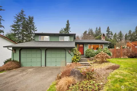 17426 Woodland Dr, Bothell, WA 98012