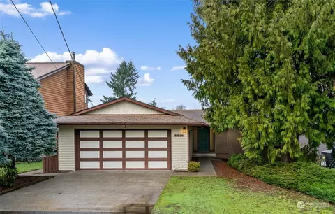 8210 S 114th St, Seattle, WA 98178