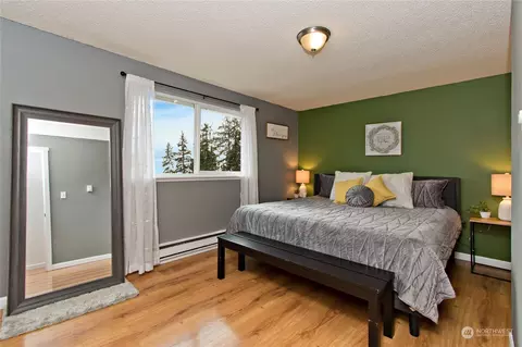 Bedroom - 22201 45th Ave E, Spanaway, WA 98387 photo 2 of 7