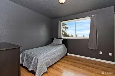 Bedroom - 22201 45th Ave E, Spanaway, WA 98387 photo 6 of 7