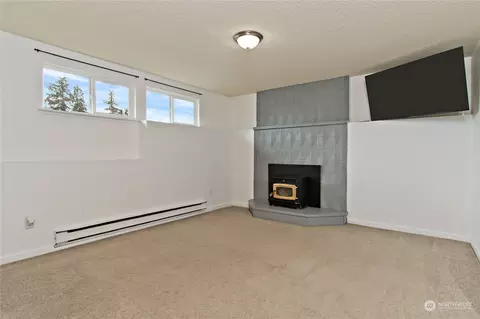 Bedroom - 22201 45th Ave E, Spanaway, WA 98387 photo 7 of 7