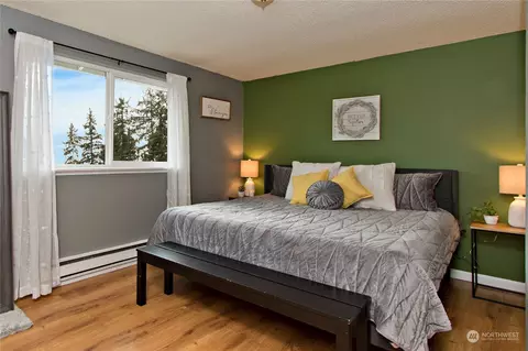 Bedroom - 22201 45th Ave E, Spanaway, WA 98387 photo 3 of 7