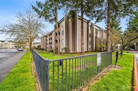 611 SW 5th Ct #A-303, Renton, WA 98057