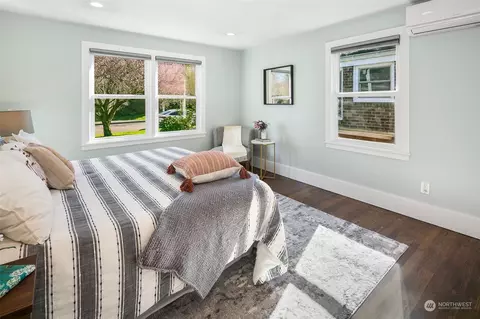 Bedroom - 119 30th Ave E, Seattle, WA 98112 photo 3 of 5