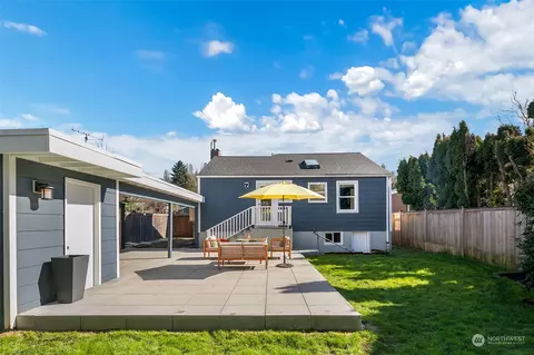 Exterior - 119 30th Ave E, Seattle, WA 98112 photo 3 of 8