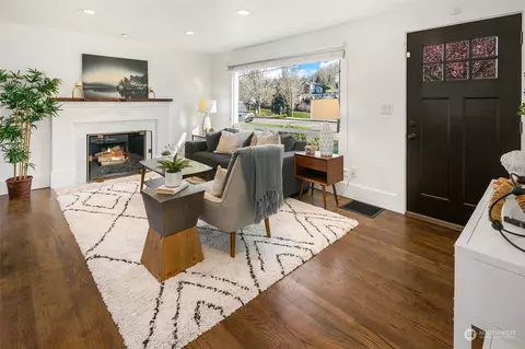 Living - 119 30th Ave E, Seattle, WA 98112 photo 3 of 5