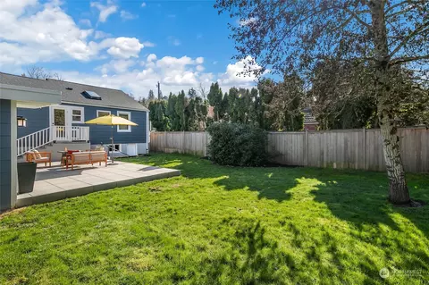 Exterior - 119 30th Ave E, Seattle, WA 98112 photo 6 of 8