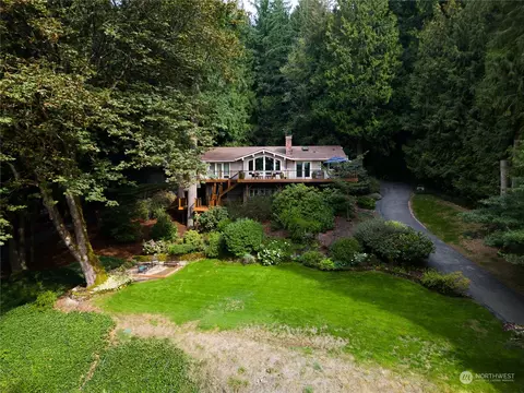 25326 SE Mirrormont Blvd, Issaquah, WA 98027