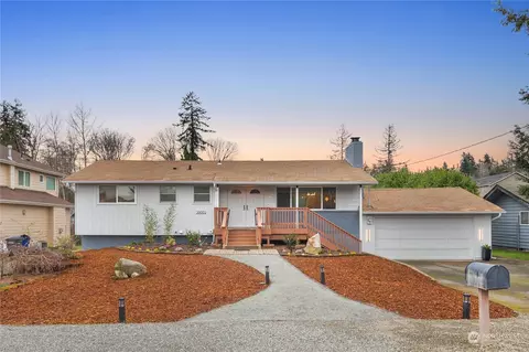 28002 13th Ave S, Des Moines, WA 98198