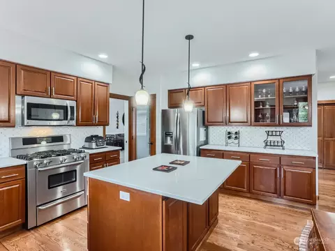 Kitchen - 14603 42nd Dr SE, Snohomish, WA 98296 photo 3 of 5