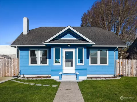 118 Main St SE, Ilwaco, WA 98624
