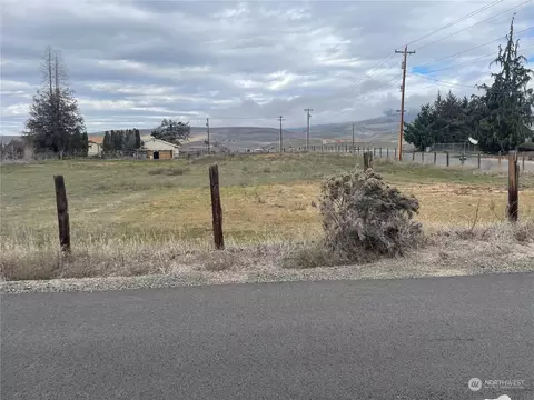 60 Airway St, East Wenatchee, WA 98802