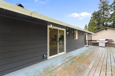 Exterior - 116 82nd Pl SW, Everett, WA 98203 photo 4 of 13